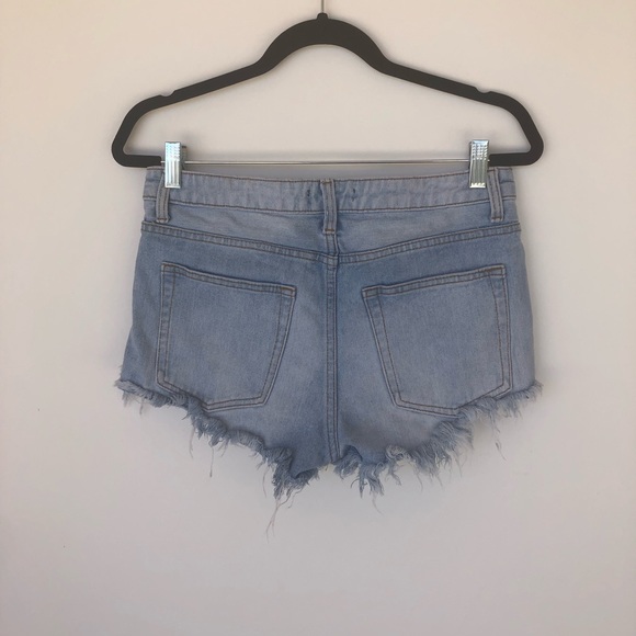 EUC Forever 21 Classic Blue Denim Shorts - Picture 2 of 7